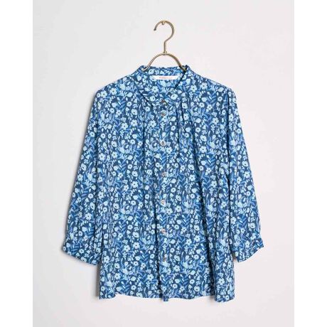 [^:415R4304]_炩ȕ\̂VtHW[[bgɉ炵ԕvguEXB߂̃VcJ[Ƌ݌̃^bNfUCŃtF~jbNɎdグ܂ByAƂG̃|GXefނłB