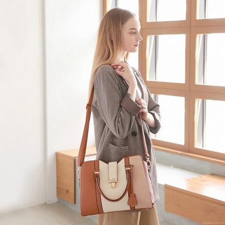 [^:clelia-20027]ӎ̐F╗ɋ߂Ȃ悤ɎBeAĂ܂ApPCAX}[gtH̃fBXvC̈ႢɂČقȂꍇ܂BVigpiłAi̐\ɂAǂĂȂǂꍇ܂BC␅GɂAFFڂ邱Ƃ܂B舵̒ӎɂĂ͐i^OmF܂BuhFClelia NAV[YFAllegro AOiԁFCL-20027J[FtXeBu[ efBuE pE_[sN [YO[{̃TCYF W32.5~H22~D11cm@@@@@@@inh16cmAV_[70-132cmjdʁF 970gdlFO/I[v|Pbg~1@@@@/I[v|Pbg~2At@Xi[|Pbg~1Ad؂t@Xi[|Pbg~1fށFtFCNU[(v)