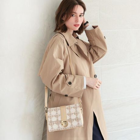 [^:clelia-21015]ӎ̐F╗ɋ߂Ȃ悤ɎBeAĂ܂ApPCAX}[gtH̃fBXvC̈ႢɂČقȂꍇ܂BVigpiłAi̐\ɂAǂĂȂǂꍇ܂BC␅GɂAFFڂ邱Ƃ܂B舵̒ӎɂĂ͐i^OmF܂BuhFClelia NAV[YFCOLORER NiԁFCL-21015FFhDEsN[Y tBlEx[W jA[WEO[{̃TCYF W23.0~H16.5~D11.0cmtiFV_[xg( 82~116cm)dʁF450g@dlF/I[v|Pbg~2At@Xi[|Pbg~1fށFȁAv