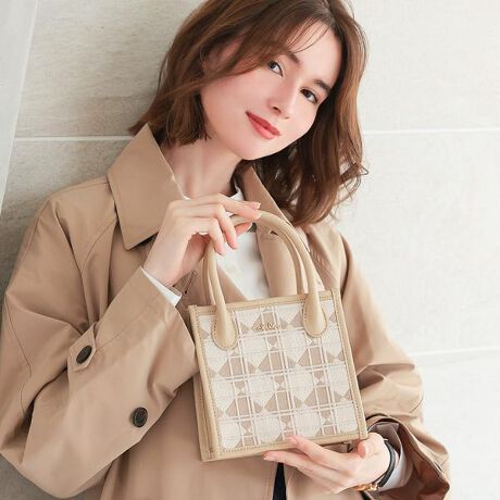 [^:clelia-21240]ӎ̐F╗ɋ߂Ȃ悤ɎBeAĂ܂ApPCAX}[gtH̃fBXvC̈ႢɂČقȂꍇ܂BVigpiłAi̐\ɂAǂĂȂǂꍇ܂BC␅GɂAFFڂ邱Ƃ܂B舵̒ӎɂĂ͐i^OmF܂BuhFClelia NAV[YFCOLORER NiԁFCL-21240FFhDEsN[Y tBlEx[W jA[WEO[{̃TCYF W17.0~H17.0~D8.0cmdʁF250gdlF/I[v|Pbg~1fށFȁAv