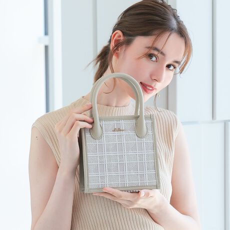 [^:clelia-21240]ӎ̐F╗ɋ߂Ȃ悤ɎBeAĂ܂ApPCAX}[gtH̃fBXvC̈ႢɂČقȂꍇ܂BVigpiłAi̐\ɂAǂĂȂǂꍇ܂BC␅GɂAFFڂ邱Ƃ܂B舵̒ӎɂĂ͐i^OmF܂BuhFClelia NAV[YFCOLORER NiԁFCL-21240FFhDEsN[Y tBlEx[W jA[WEO[{̃TCYF W17.0~H17.0~D8.0cmdʁF250gdlF/I[v|Pbg~1fށFȁAv