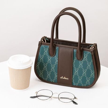 [^:clelia-28072]ӎ̐F╗ɋ߂Ȃ悤ɎBeAĂ܂ApPCAX}[gtH̃fBXvC̈ႢɂČقȂꍇ܂BVigpiłAi̐\ɂAǂĂȂǂꍇ܂BC␅GɂAFFڂ邱Ƃ܂B舵̒ӎɂĂ͐i^OmF܂Bi񁞃uhFClelia NAV[YFBelle xFiԁFCL-28072FFx[W[ ACr[O[ }hiu[ ~XeAXu[ ~bhiCgubN{̃TCYF W21.0~H14.0cm~D6.5cmdʁF310g@dlF/I[v|Pbg~1fށFv