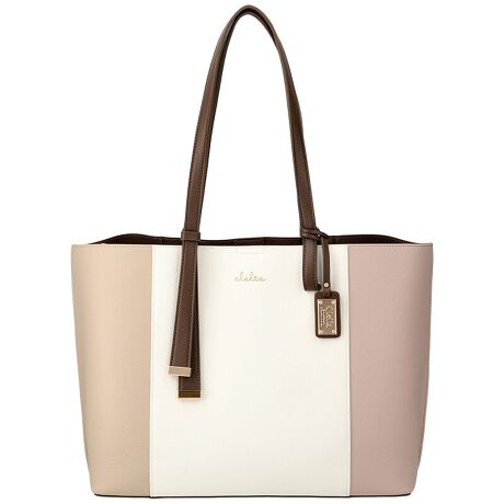 [^:clelia-22721]ӎ̐F╗ɋ߂Ȃ悤ɎBeAĂ܂ApPCAX}[gtH̃fBXvC̈ႢɂČقȂꍇ܂BVigpiłAi̐\ɂAǂĂȂǂꍇ܂BC␅GɂAFFڂ邱Ƃ܂B舵̒ӎɂĂ͐i^OmF܂Bi񁞃uhFClelia NAV[YFRiberte xeiԁFCL-22721J[FTNA~L[y[AC}Au[~XgAJtFIAwu[u[{̃TCYF W42cm(㕔)W35.5cm()~H27.5cm~D14cmdʁF 670gdlF3w[i[Xy[X~2At@Xi[|Pbg~1jfށFvitFCNU[jlCuh CleliaiNAj́uRiberteixejvV[ÝAA4Ή̋@\Iȃg[gobOłBobÓûւ̕S炷vƂڎwāA]̃fUCE@\͂̂܂܂ɁAn̎gƂŁAy₩Ȏ^тd670gBA4TCY͂A13C`܂ł̃m[gPCE^ubg[łNbV|Pbg𓋍ځB}`mۂA΂ו[łeʂłBuċ@\IŁAy₩Ȃ̂Ivȏ̂킪܂܂Al킢gR[fUC̃obOłByĩ|CgzEyʂȐ݌v (670g)nȗ\荇킹u1dāvAŏɗ}HvɂAy₩Ɏ^ׂ670gB̎^тKłBEA4ΉeA4t@CG܂TCYB}`LAA|[`Aybg{gȂǂ̉וĎ[łX}[gȂ̂ɑeʂȐ݌vłBEPCE^ubg|PbgC[̃t@Xi[|Pbgɂ̓NbVB13C`܂ł̃m[gPC^ubgی삵܂B܂hƐ̍MdiƂĂ􂷂S̎[Xy[XłBid؂艺͌Œ肳ĂȂ߁ACXy[XLgƂ\łjE3w[₷̃t@Xi[|Pbgd؂ɁA[Xy[X2Bו𕪂Đ₷AoX[YBוʂɍ킹ėߊOł}Olbg{^tłBE莩vȐnƒetň芴AוȂłꂢɎ܂Bʂɂ̂ŁAꂢȏԂ𒷂ۂĂ܂BE≘ɋfރV{̋㎿ȍvitFCNU[j̗pBRŃJWAȕ͋CoA≘ꂪڗɂ̂łBEiȃfUCzFȃoCJ[EgR[fUCBd˃{̃nhxgANZgɂȂAItBXɂށul킢vX^CłBEMtgɂCleliap̉ϔɓĂ͂܂B؂Ȑlւ̑蕨Aւ̂Jɂ҂ȓʊ̂pbP[WłB