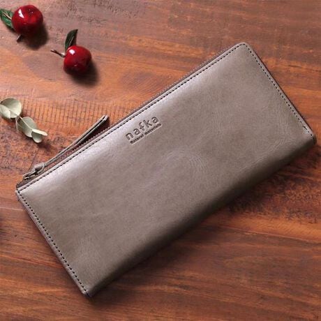 [^:nafka-72006]ӎ̐F╗ɋ߂Ȃ悤ɎBeAĂ܂ApPCAX}[gtH̃fBXvC̈ႢɂČقȂꍇ܂BVigpiłAi̐\ɂAǂĂȂǂꍇ܂BC␅GɂAFFڂ邱Ƃ܂B舵̒ӎɂĂ͐i^OmF܂Bi񁞃uhFnafka itJV[YFtuuli gD[iԁFNFK-72006J[FL ubN bh O[ O[ Cgu[ CG[ sN u[ CgO[{̃TCYFW20.5~H9.5~D1.5cmdʁF 130gdlF/K~1AJ[h|Pbg~8AD~1At[|Pbg~2fށFviXgj