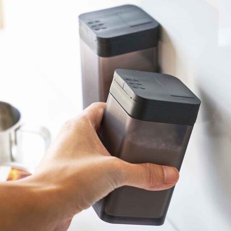 [^:325488]yfUCz}OlbgŎtłăTbƎɎ₷U肩Ďg{g^Cv̒łBRɕׂĒuȒ}OlbgŕĎ[钲eV[YłBJ̑傫EAOɃXCh邱ƂŁAgʂ𒲐߂ł܂B₨|p̕܂āA@◁̕ǂɎtĂg܂Bt̃CfbNXV[g΁Ałg₷Ȃ܂Bp[cׂ͂ĕċX܂Ő􂦂̂łȒPAlߑւ₷`łByXybNzTCY/5.8~s6~10.5cmd/135ge/200mliF100je/1tiFCfbNXV[ގ/eFAN}Olbg~߁FVR[W㉺F|G`Y/ϔMx/80xϗ≷x/-40xyuhzRƂtoweri^[j͔Ãmg[fUCȎ[V[YBVvŃX^CbVAocŐ@\ł̒XbL֗ɁBnɍĂ悤ȃACe̎[pî|CgłB