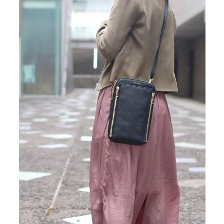 ytbgV_[ɃobOz578炢[BigłɃobOwԁAꏊAꍇAłƈꏏI[ʉ]V[YxOʂ̃rj[(ʃobW[镔)TCht@Xi[ŒE]ĕiɂgpł@\tɓyobOłBłONOFFł܂̂ŁAdAɃI^AړOFF猻ɒONȂǁAigɂΉł܂{̂͒zXb|TCYBʃI[v|Pbgɂ̓X}zBPC,X}[gtH̃j^[̐ݒɂAۂ̐FƈقȂꍇ܂ƁABʃobWhV[g͕tĂ܂B摜samplêߎdlɕύXATCYꍇ܂BX肢v܂Bv́ȂfނƖƐFڍs\܂Bfނ̐邱Ƃł܂̂ŁA\߂Bӏo^SIZE    W16@H26@  D1.8rj[ʐρ@@W10.5@H18.5MATERIAL  PUivjdʁ@350