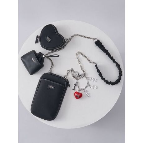 [^ԁFRWGB252510]<b><font color=#ff5b5b>WHTWEBJ[ƂȂ܂<^font><^b>D]ĂRSET}`V_[X|[eB[ȕ͋CɃAbvf[gNEWACeBX}[gtH̓|[`ɂ́AJ[h悤ɓ|Pbgtg₷悤ɃfUCĂ܂Bn[g|[`͏]̂̂ɔ׌݂oƂŁA蕨悤ɂ܂B~jTCY̋Вɂ̓CXCzȂǂ邭炢Ƃ̂fUCƂȂĂ܂Bg₷x[VbNȐFAR[fBl[g̃|CgɂȂ悤ȃgĥVo[WF̓WJpӂĂ܂BiPhoneΉTCYF16 Pro^ 16 Pro MaxƖ̊֌WɂAۂFČꍇ܂B܂p\REX}[gtHȂǂ̊ɂA኱iƉ摜̃J[قȂꍇ܂B\߂Bi̐F́AiPi摜QƉB i摜̓Tv̂߁AFTCY̎dlɕύXꍇ܂̂ŁA\߂B<br^>[n[g|[`]c:9cm :10cm[AirpodsP[X]c:6cm :8cm