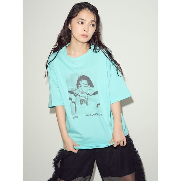 半額満載！スーパーSALE グランドセール！ 上國料萌衣コラボ】モノクロポートレートメモリアルTシャツ アイドル