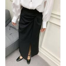 フロントスリット入りロングスカート