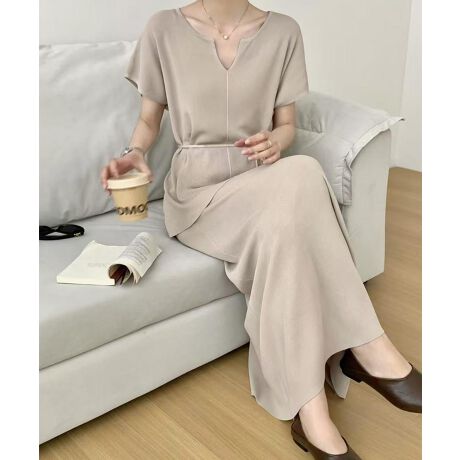 [^:yse1083a]VvȔgbvXƃXJ[g̃ZbgAbvBƂnŔɐSn悭AĂłKɒpł܂BgbvX͂ƂVGbgő̌^Jo[ARtŃEGXg}[N\BXJ[g͌y₩ɗh郍OŁAlۂiȃC[WɂȂ܂BZbgAbvƂĒ̂͂AʁXɂgĒ񂵔QBԂOoR[fAǂɂ҂̖\ACełByȂ̂ɂƌAlq̉ĒԁI62g52 54 ŏ10 EGXg60 XJ[g85