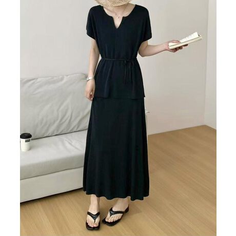 [^:yse1083a]VvȔgbvXƃXJ[g̃ZbgAbvBƂnŔɐSn悭AĂłKɒpł܂BgbvX͂ƂVGbgő̌^Jo[ARtŃEGXg}[N\BXJ[g͌y₩ɗh郍OŁAlۂiȃC[WɂȂ܂BZbgAbvƂĒ̂͂AʁXɂgĒ񂵔QBԂOoR[fAǂɂ҂̖\ACełByȂ̂ɂƌAlq̉ĒԁI62g52 54 ŏ10 EGXg60 XJ[g85