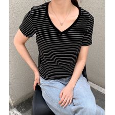 Vネック細ボーダーTシャツ