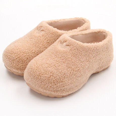 [^:JR8825]ADIFOM Stan Smith~[́AGENZ̓XƂEςƃX^CɃ}b`y_ȃGlM[炷ꑫBVFpfނŃAbp[Ŝ𕢂Aj[NȃbNƋقǐSn悢SnĂB