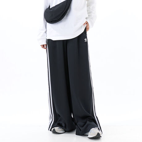 [^:KNZ08-IU2520]AfB_X̓`󂯌pȂAfUĆAChbO gbNpcoBƂVGbgŕтɐhAGtH[gXJWAȒȂ{BfނґȃTepGKgȕ͋ĆÅOoJWAȃu`ɂ҂Br̃TChɔzVOl`[̃X[XgCvXA̎^CXȖ͂B ̐iɂ́ATCNfނ70%ȏgpBꂽȋfނ[X邱ƂŁAS~̗ʁA肠鎑ւ̈ˑAăAfB_Xĩtbgvg炷ƂɂȂB