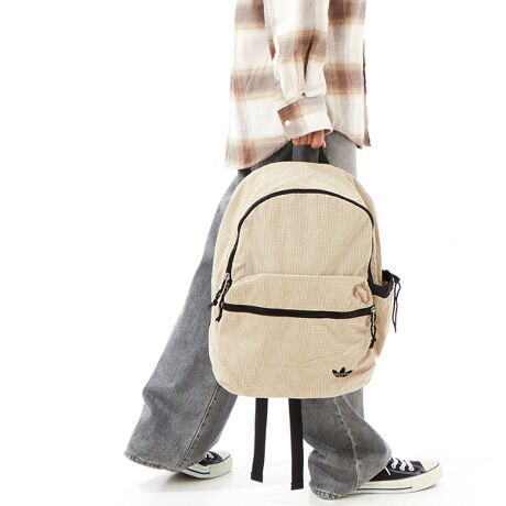 [^:SS125-JW1186]̔ėpɗDꂽobNpbNŁAẌړŐڂۂƂB̃NVbNȃAfB_XobNpbNŁAKiX^CbVɎBʋ΂łT̂ołÃobO̓m[gPCp|PbgƂՂ̎[Xy[XňSBR[fCfނƃgtHCShイre[Wȕ͋CoBTCYF42 cm x 30 cmeʁF20.22 LTCN|GXe100%WbvN[W[