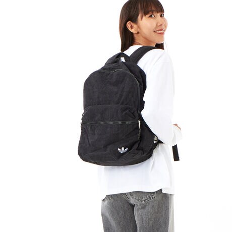 [^:SS125-JW1187]̔ėpɗDꂽobNpbNŁAẌړŐڂۂƂB̃NVbNȃAfB_XobNpbNŁAKiX^CbVɎBʋ΂łT̂ołÃobO̓m[gPCp|PbgƂՂ̎[Xy[XňSBR[fCfނƃgtHCShイre[Wȕ͋CoBTCYF42 cm x 30 cmeʁF20.22 LTCN|GXe100%WbvN[W[