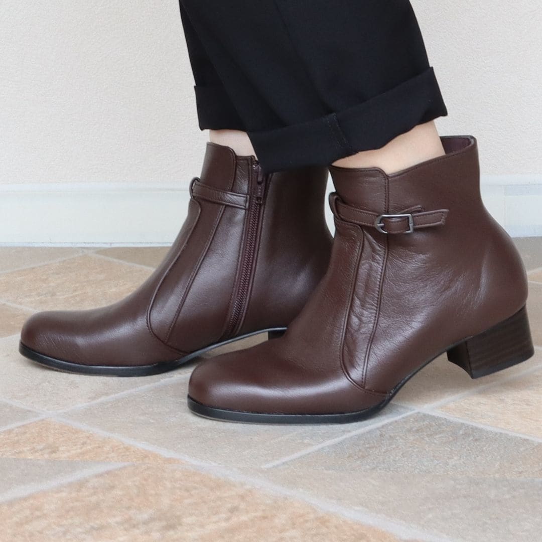 ベルテッドデザイン スクエアトゥショートブーツ | アルテミス