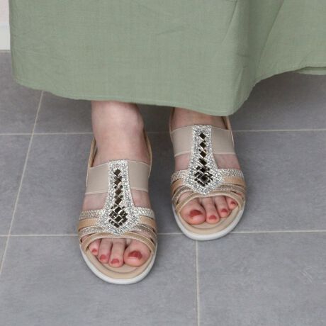 [^:6884][^:6884][Ђɂ]En100N𒴂u̋{Xv͑S̕SݓXŃCxgPOPUPŃfB[XV[Y̔ĂЂłB[iɂ]E3E̕L݌vȂ̂ŒԗĂĂɂEb̕ɂSXgbv̂łƗđŒEMTCYŕБ150gƌyʂȂ̂ő̕SȂE̕ɂ炩NbVgp邱ƂŌCCh~ɍ @ E𗎂Ƃ _炩zŌy@A\ʂ̃zR≘菜܂Błȉɂ́A܂𐅂Ŕ߂tzɊ܂܂Đ@܂B̌A܂cȂ悤ɐ@܂B EzŐ@ cȂ悤ɊzŒJɐ@AR܂B˓͔܂傤B EیXv[gp hXv[یXv[gpƁA␅̐ZhAC𒷎܂B