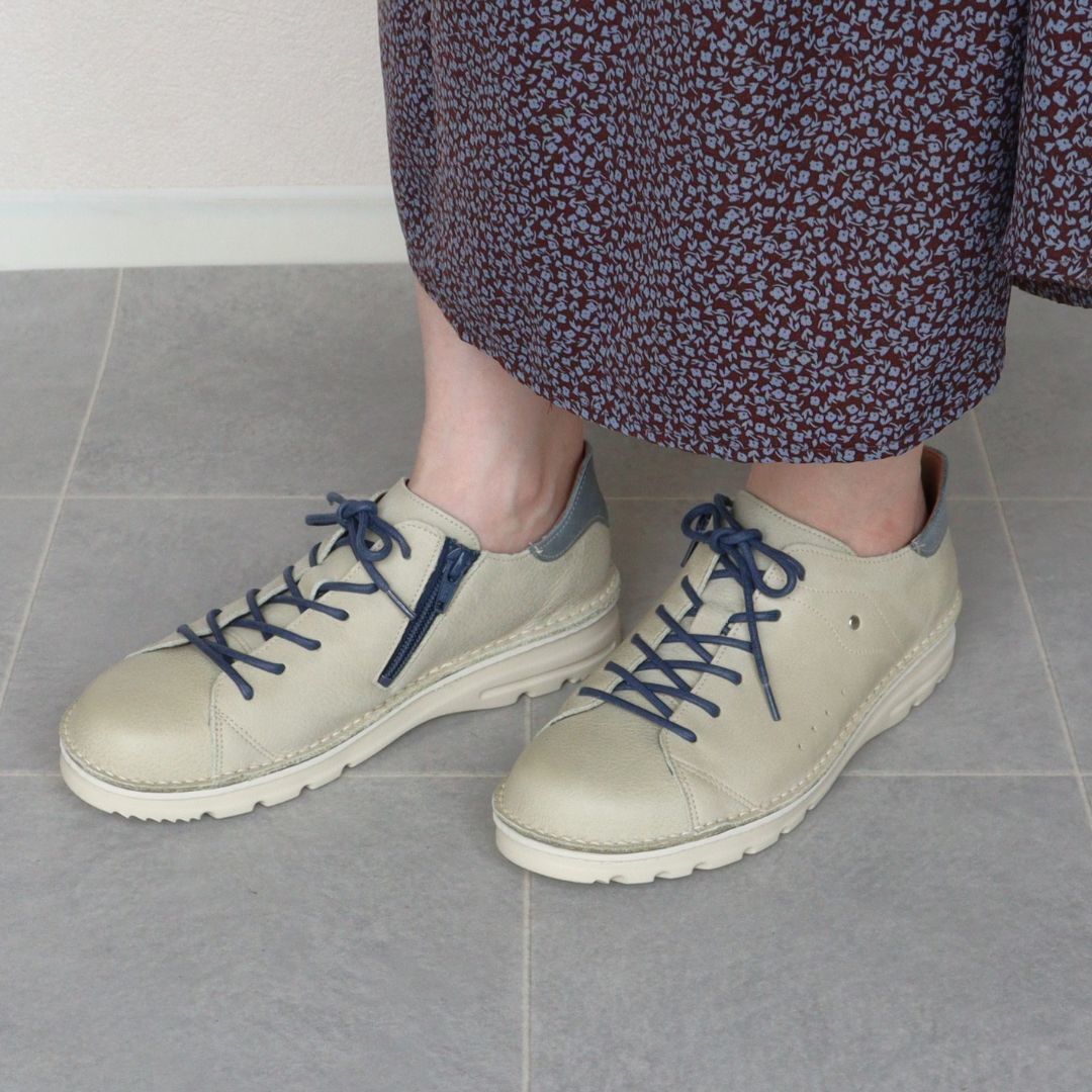 [}C]{ {v TCht@Xi[ Xj[J[/hiDolaj O[