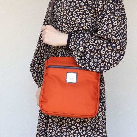 [^:40060][^:40060]yЂɂāzn100N𒴂u̋{Xv͑S̕SݓXŃCxgPOPUPŃfB[XV[Y̔ĂЂłByiɂāzẺJłCȃiCfށBFɂϋvob`IȒPȃobNłE6|PbĝŎ[͂QEɂȂɂV_[xgȂ̂ŁARוĂɂȂɂEA4Ήi22~31cm)F~Ezi10~20cmjF