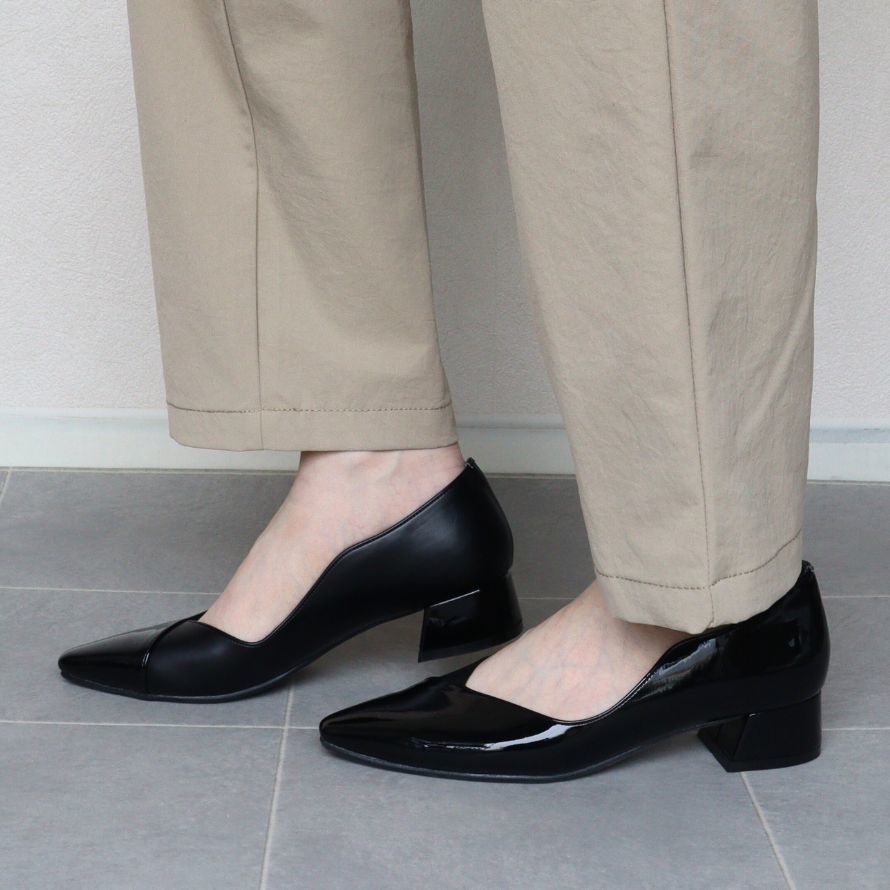 日本製 COOL SAPPHIRE Vカット チャンキーヒール パンプス