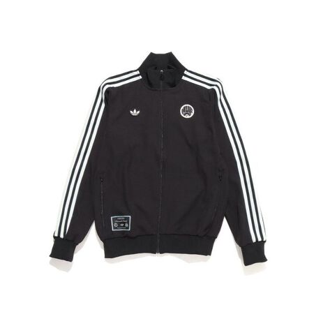 [^ԁF0002JWJ2601]j[JbXEiCebhFCւ̏Mւ炵ɃAs[悤BMSȃt@ɌAadidas̃TbJ[gbNgbvB̃E[uxABe[W`[obWAgtHCS炩ȐnɎhイŎ{Aߋւ̃I}[W\ĂBXtBbg݌vŁA}OpCY铮WȂB[J[iԁFJWJ26 JM9491