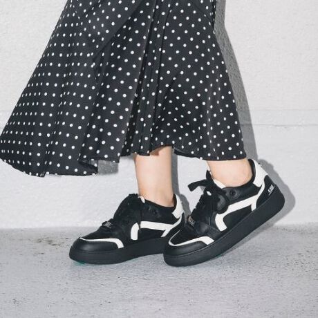 [^:BAL HARBOUR-UA]lɂ͂܂ANVJXj[J[͂B[eNŕ₷\BC悭ANZgɁAR[fBl[gɃvXAVo[J[̃SGbWۂɁBXJ[gX^CpcX^CƁAD݂ɃX^COĂ݂āB<br><br>kq[̍lO2.0cm,㕔3.0cm<br><br>STEVE MADDEN(XeB[u}f)uSTEVE MADDEN̓j[[ÑOAChVeBɋ_\A{ɂ͂ȂVѐSfUCŖ͂ӂV[YWJĂuhŊCOZũn[gݍLe܂Ă܂BAb́uY2Kvt@bVےu[c~[\IȃfłB