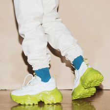 厚底ボリュームスニーカー