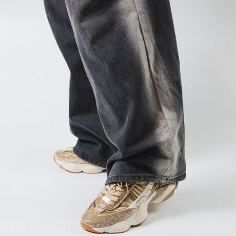 [^:SETBACK-R-VA]_߂ƃ{[\[ڂASTEVE MADDEN炵ڂ̃Xj[J[BAbp[ŜɎU΂߂ꂽrW[AɃOWA[ȑ݊vXBX|[eB[ȃtHɁA^bNȌ򊴂⑽fރ~bNXd˂邱ƂŁAXg[gɂ[hɂtBbgX^CɁB݂̂\[ŋrʂAX^CAbv҂ł܂BR[f̎ɂFɂȂAʂȈꑫłB