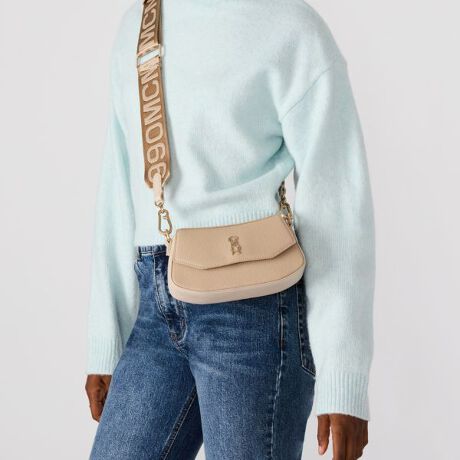 [^:BTAIGA-VA]tbv^CvŁAƉו̏oꂪł܂B悢TCYłof[gɃsb^ȃACełBSTEVE MADDEN(XeB[u}f)uSTEVE MADDEN̓j[[ÑOAChVeBɋ_\A{ɂ͂ȂVѐSfUCŖ͂ӂV[YWJĂuhŊCOZũn[gݍLe܂Ă܂BAb́uY2Kvt@bVےu[c~[\IȃfłBv