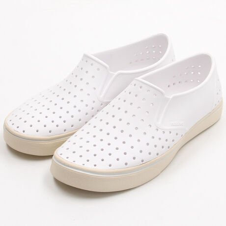 [^:F0000186]肰ȂN[ŁAɌȂꑫ̌ĂBTgELrRSugarlitefނAɏ_Ńxxbĝ悤ɏ_炩^b`ɎdグWanderfoamZpčĂA炵̊ԂsvȒ̂炩B񂨎ȒPŁAɂfނłBChtBbg̃\[łƂ肪AsɍEȂVGbgȂ̂ŁAbNX̕igɍœKȈꑫłB