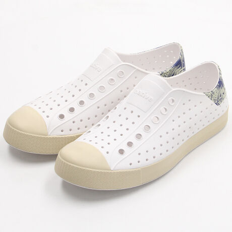 [^:F0000232]TgELrȒfSugarliteɁAɏ_炩Wanderfoamuh܂B̑fނ͂ꂪȒPŁAɋAɌyʁA܂V[Yɋ߂邷ׂĂ˔Ă܂BJWAŖ̃X^Cɂ҂̈ꑫłB