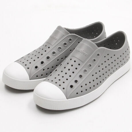 [^:11100100]NVbNȃVGbǵAǂȃX^Cɂ悤ɁA܂܂ȃvgp^[pӂĂ܂Bnative shoesɊ҂邷ׂĂ̗Dꂽ@\JeffersońAɗނȂyʐAՌzAhLAEHbVuŃ[eBeB[ɂDĂ܂By1zJefferson͕LpV[z肵Ă܂BXł̔A]ԂԂł̈ړB̎UAƂOoBTɉƑFlƃANeBreBB][gւ̗sB̌̃Xgc炷ׂĂ1ŃJo[łV[YłBy2zʏ̃Xj[J[̂悤Ƀ\bNX킹ĂĂAŗĂĂOKłB̓́A̓̋Cɍ킹Jtȃ\bNX킹āAC`FWBJ̓͗ŗāAGĂėC[W[PA𗧂܂By3z킹镞I΂ȂAX^CbVȃtHAꂽۂ^܂B