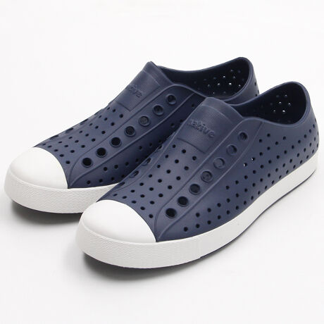 [^:11100100]NVbNȃVGbǵAǂȃX^Cɂ悤ɁA܂܂ȃvgp^[pӂĂ܂Bnative shoesɊ҂邷ׂĂ̗Dꂽ@\JeffersońAɗނȂyʐAՌzAhLAEHbVuŃ[eBeB[ɂDĂ܂By1zJefferson͕LpV[z肵Ă܂BXł̔A]ԂԂł̈ړB̎UAƂOoBTɉƑFlƃANeBreBB][gւ̗sB̌̃Xgc炷ׂĂ1ŃJo[łV[YłBy2zʏ̃Xj[J[̂悤Ƀ\bNX킹ĂĂAŗĂĂOKłB̓́A̓̋Cɍ킹Jtȃ\bNX킹āAC`FWBJ̓͗ŗāAGĂėC[W[PA𗧂܂By3z킹镞I΂ȂAX^CbVȃtHAꂽۂ^܂B