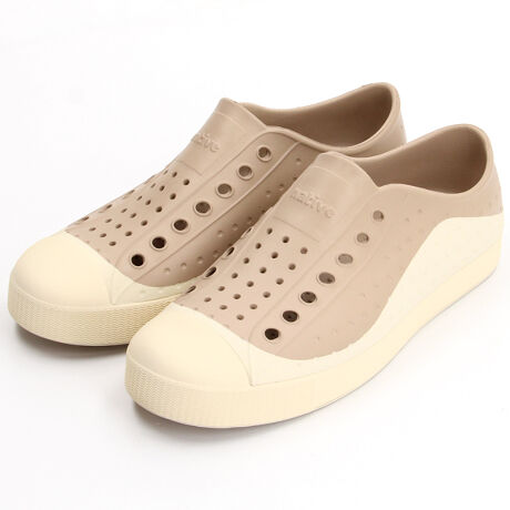 [^:F0000181]܂D̒łSzȂ܂BʂɃV[OꂽǉیŵJeffersońAG߂̕ςڂX[Yɉ߂悤ɐ݌vĂ܂Bɏ_炩̂EVAuhWanderfoamgpAKȕs񋟂܂By1zJefferson͕LpV[z肵Ă܂BXł̔A]ԂԂł̈ړB̎UAƂOoBTɉƑFlƃANeBreBB][gւ̗sB̌̃Xgc炷ׂĂ1ŃJo[łV[YłBy2zʏ̃Xj[J[̂悤Ƀ\bNX킹ĂĂAŗĂĂOKłB̓́A̓̋Cɍ킹Jtȃ\bNX킹āAC`FWBJ̓͗ŗāAGĂėC[W[PA𗧂܂By3z킹镞I΂ȂAX^CbVȃtHAꂽۂ^܂B