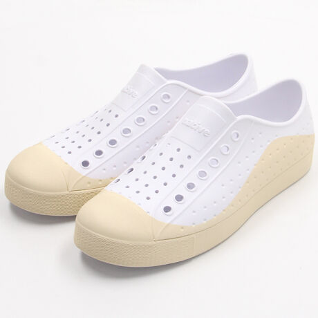 [^:F0000181]܂D̒łSzȂ܂BʂɃV[OꂽǉیŵJeffersońAG߂̕ςڂX[Yɉ߂悤ɐ݌vĂ܂Bɏ_炩̂EVAuhWanderfoamgpAKȕs񋟂܂By1zJefferson͕LpV[z肵Ă܂BXł̔A]ԂԂł̈ړB̎UAƂOoBTɉƑFlƃANeBreBB][gւ̗sB̌̃Xgc炷ׂĂ1ŃJo[łV[YłBy2zʏ̃Xj[J[̂悤Ƀ\bNX킹ĂĂAŗĂĂOKłB̓́A̓̋Cɍ킹Jtȃ\bNX킹āAC`FWBJ̓͗ŗāAGĂėC[W[PA𗧂܂By3z킹镞I΂ȂAX^CbVȃtHAꂽۂ^܂B