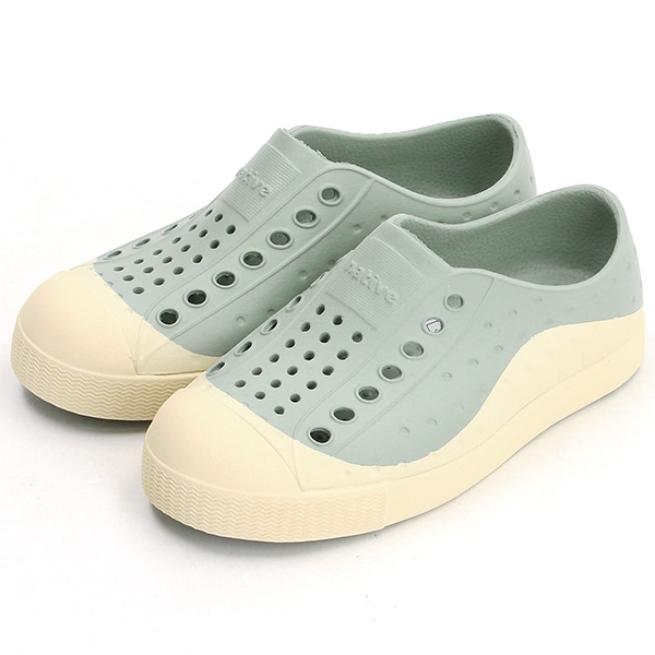 [}C]WFt@[\ [ g LbY/lCeBuinativej RELAX GREEN