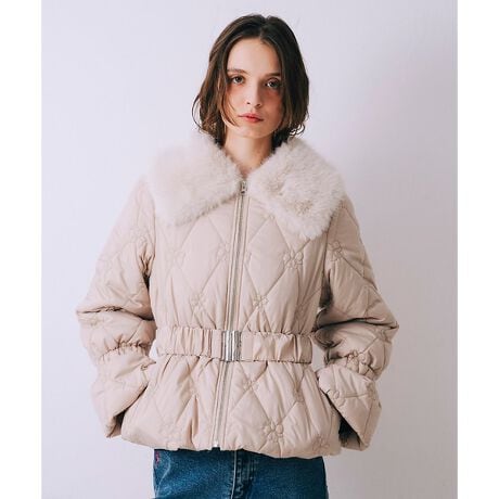 [^ԁF30510000000]detailӂӂ̃tFCNt@[݂܂؂₩ɌĂAtF~jȃLeBOWPbgBOĂɂꂽubN{ANZgƂȂAlۂɁB̓Iȉԕ̃Xeb`ɂ́AuhŜԂ肰Ȃ炢Aʊ̂fBe[Ɏdグ܂Bt@[݁E{EEGXgxgׂ͂ĎO\ŁACR[fɍ킹ăAWł̂́B͂ӂƍLMU[dlŁAhƉ𗼗BG߂CオꒅłBcoordinate~jXJ[g⃏s[Xɍ킹āANVJŊÂ߂ȃX^Cɂ܂Ƃ߂̂Bfj⃏Chpcƍ킹΁A悭JWA_ElۂɁB̓Ou[c⃌[XAbvV[YŁAɏ̎q炵vXāBx[W fFH173 B80 W58 H87 pTCYFFubN fFH173 B80 W58 H87 pTCYFF