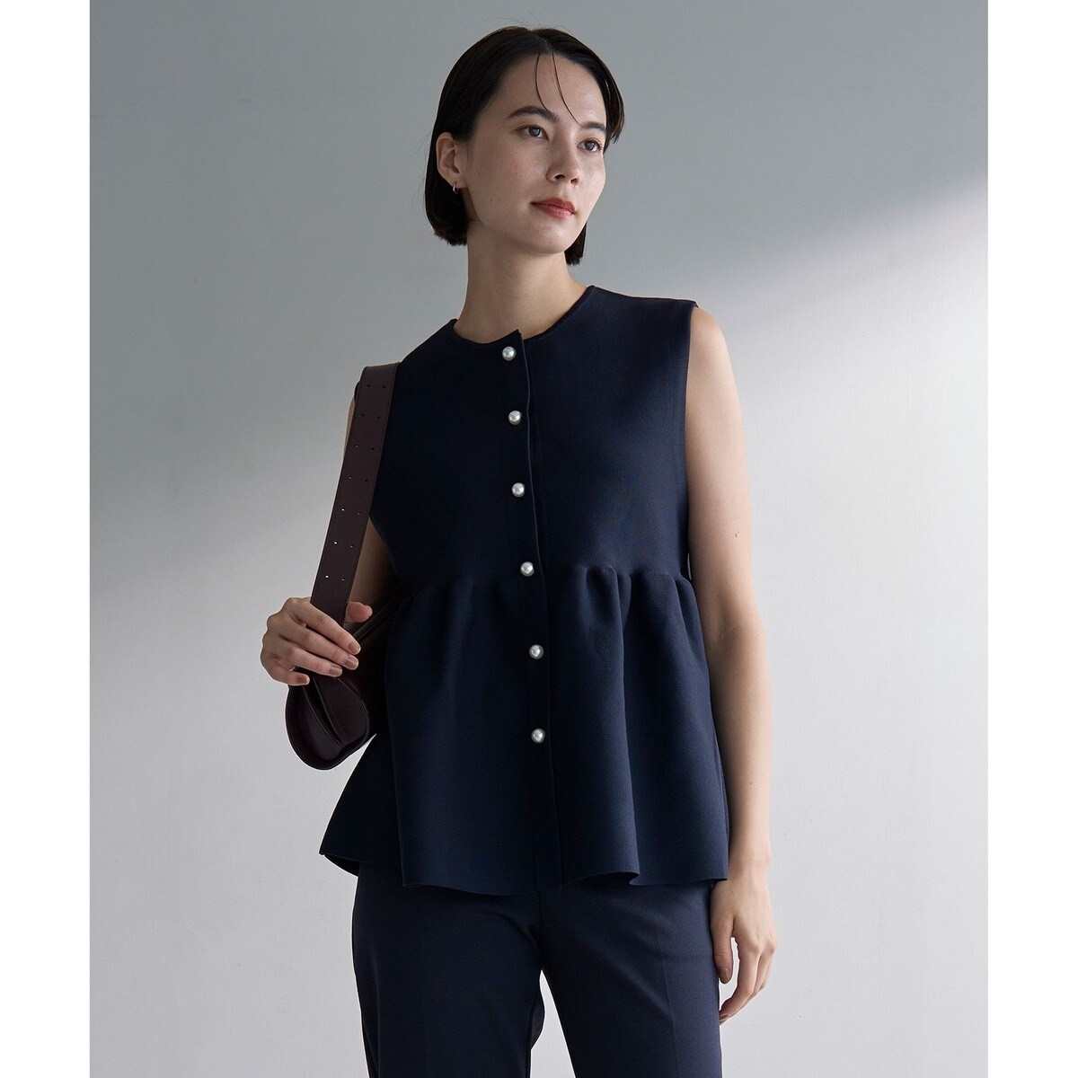 新品✨【VERY×UNFILOコラボ】2WAY ペプラムジレ　M　白 ニットジレ UNFILO｜【VERY×UNFILOコラボ】2WAY ペプラムジレ | Rakuten
