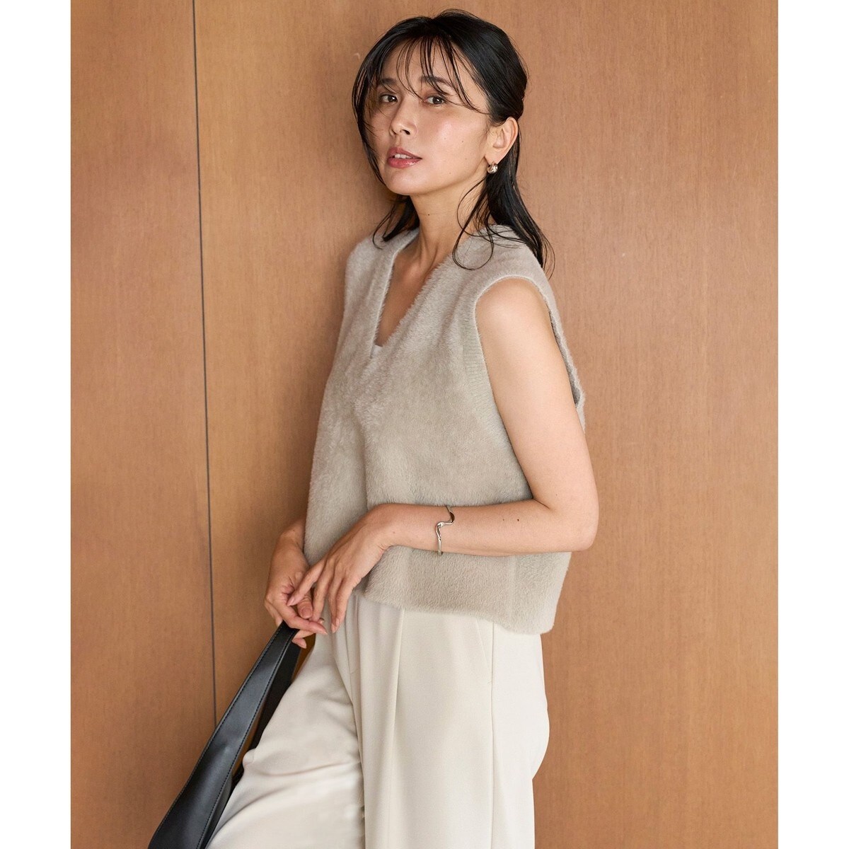リネンライクVネックベスト | アーバンリサーチ ドアーズ(URBAN