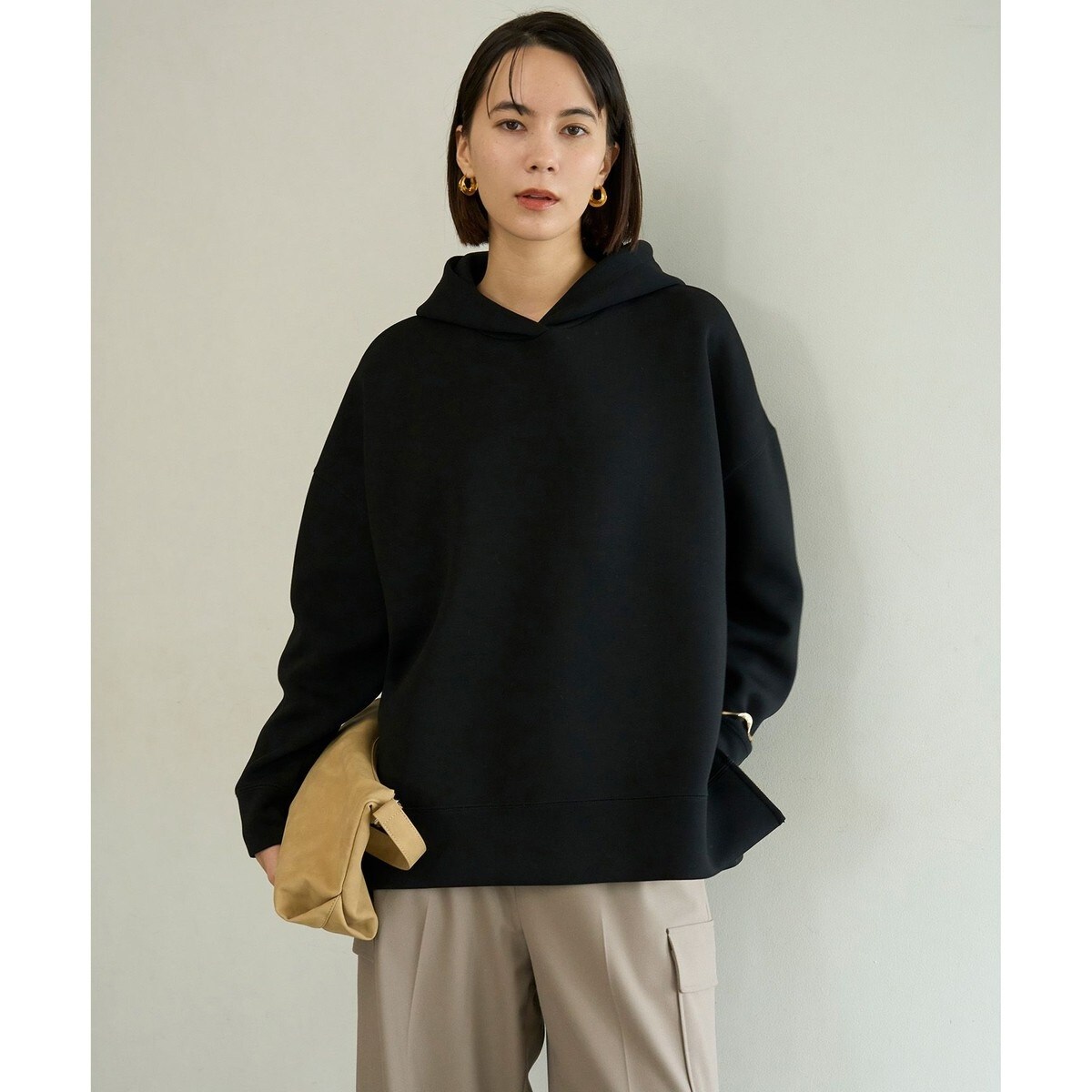 アダムエロペ　サステナブルダンボールフーディーパーカー 　ブラック セール】【サステナブル】ダンボールフーディーパーカー