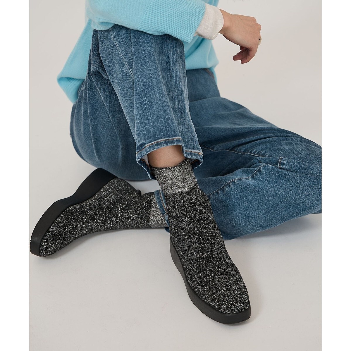 【新品】steppi 防水 / 洗えるスニーカーブーツ黒 新品】防水 / 洗えるスニーカーブーツ steppI 黒