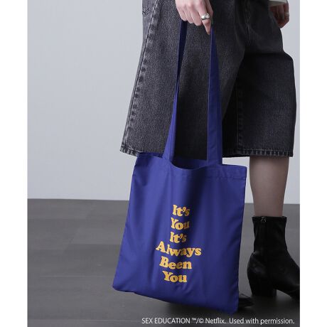 [^:202251053001]NetflixV[YuSEX EDUCATIONṽgȕ͋CCXpCAꂽAROSEBUD̔̃XyVfEuSEX EDUCATIONvɂĈۓIȃV[Ŏgꂽtvgg[gobOEyĎ^т₷̐nEubNACG[AbhAu[ACgu[5FWJX^btr[uSEX EDUCATIONvɂĈۓIȃV[Ŏgꂽtvgg[gobOByĎ^т₷̐nBA4TCYyɓTCYŁA̓AE^[𒅗pĂĂɂ₷ɂȂĂ܂B܂肽ŎATuobOƂĂ߂łBNetflixV[Y uSEX EDUCATIONvNetflixV[Y uSEX EDUCATIONv́ACMX̉ˋ̑[Af[𕑑ɁAZbNXZsXg̕jqwI[eBXsǏCƋɁAw̃ZbNXZsXgƂĊ􂷂RfBBɂ܂lXȖA[AȂy񂶂ɈĂu₩ȍiBI[eBXƃC̗̍sɂAɗlXȃLN^[ݍĕGĂlԖ͗l傫ȌǂBΖLȔAJtȐFgƂĂfGłB̃h}́A2019NNetflixŃV[Y1JA܂̔Ɉٗ̃Xs[hŃV[Y2̐삪܂lCiB戵ӎf̒p摜̏ꍇA̓ɂAۂ̐FƈقȂČ邱Ƃ܂B F́Ain̉摜QƂB