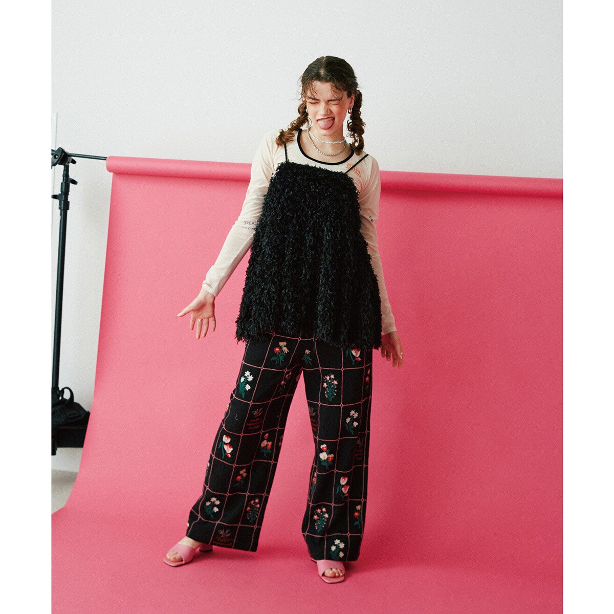 mag.by c)FLOWER EMBROIDERY PANTS | ローズバッド(ROSE BUD