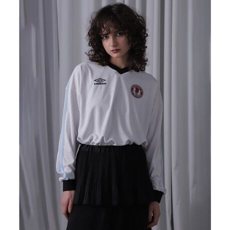 [^:212243013011]ˋ̃TbJ[`[RZvgɂhイƃIWipb`tQ[VcEUMBRO~ROSE BUD̃R{[VE^CgA邷ȂVGbgEݕtfUCEUMBRO啶SyX^btr[zݕt̃vI[o[VNȈۂŁAtbg{[[h_ȃQ[VcBx[XJ[ƍ̂Ȃ̂ŁAlXȃeCXgƍ킹Ă܂BX|[c[hӎ鏬ȂǁiwAohAr[j[jƍ킹̂XXłBUMBROAu̓}`FX^[Ő܂ꂽtbg{[uhBX|[cEeC[O̓`ƌ̃tbg{[J`[тA\ƃfUCavVIےtbg{[EFAAXpCNAGLbvg𐶂ݏoĂBy戵ӎzf̒p摜̏ꍇA̓ɂAۂ̐FƈقȂČ邱Ƃ܂BF́Ain̉摜QƂBy[J[iԁFUMBRO L/S Q[Vcz