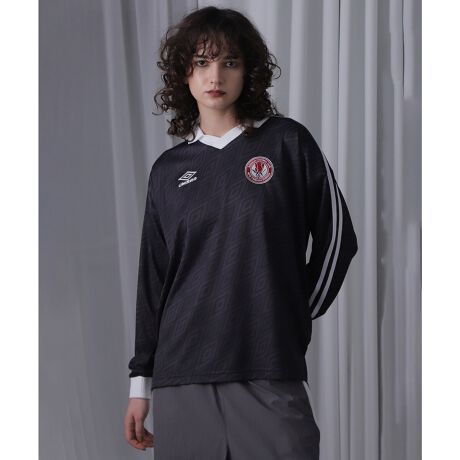 [^:212243013011]ˋ̃TbJ[`[RZvgɂhイƃIWipb`tQ[VcEUMBRO~ROSE BUD̃R{[VE^CgA邷ȂVGbgEݕtfUCEUMBRO啶SyX^btr[zݕt̃vI[o[VNȈۂŁAtbg{[[h_ȃQ[VcBx[XJ[ƍ̂Ȃ̂ŁAlXȃeCXgƍ킹Ă܂BX|[c[hӎ鏬ȂǁiwAohAr[j[jƍ킹̂XXłBUMBROAu̓}`FX^[Ő܂ꂽtbg{[uhBX|[cEeC[O̓`ƌ̃tbg{[J`[тA\ƃfUCavVIےtbg{[EFAAXpCNAGLbvg𐶂ݏoĂBy戵ӎzf̒p摜̏ꍇA̓ɂAۂ̐FƈقȂČ邱Ƃ܂BF́Ain̉摜QƂBy[J[iԁFUMBRO L/S Q[Vcz