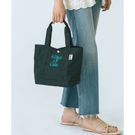 [^:212252053037]ROSEBUDʒ Drifter ~fBAiCg[gobOEDrifterɕʒROSE BUD̃XyVACeEubNɂ́uA Piece Of CakeiȒPȂƁjvEuEIpɂ́uTime After TimeixxEJԂjvEp[vɂ́uOn Cloud NineiɍKȁjv̎hJ{Ă܂Eڂ̓RpNgȂA500ml̃ybg{g␅AnfBt@ȂǉĂ̕KieʁE傫ȂTCYŃfC[gɂ҂EubNAuEAp[v3FWJX^btr[Drifter̃iCg[gobOROSEBUD̃XyVfUCɃAWB傫߂̎hJANZgɂȂĂāAVvȃR[fBl[gɂ킹₷łBobWXJ[tŃfR[VāÃobOɃAWĂ݂ĂBDrifterXpV[gЂDrifteŕAFleڋqłXJC_Co[̗v]upV[g̐n̗lɊőϋvAipłobOv̐Yn߂܂Buh̑nƂ40Nȏセ̒TS͕ς鎖ȂA`fނȂǊx̉ǂslXȐi𐶂ݏoĂ܂B̂ɓ݈ՂDꂽϋvւht^[̃ACeB́A̐ꂽfUCƋ@\ƂƂɑlss^̃CtX^CɂĂނ̎gՂւ܂BԂׂ̈̃m肩n܂Drifter̃ACeQ͒NoāA{AJł͂Ȃ[bpEAWA₱{ł̐lɐe܂悤ɂȂ܂BAiyĐE̐lXɎg悤ɂȂA֐̉ߓxȒǋŕGɉľn݂ЉɂĂu^ȎpŃ[U[ƌTSYȂvƂDrifter̐_͕ς܂BԂ؂ɂ鎖B ̑zɁAEARƓssƂ̐qDrifteriQҁjł鎖B ꂼ̐̒ł̉l鑶݂ɂȂ鎖BꂪADrifterς炸ǂ߂MOłB戵ӎf̒p摜̏ꍇA̓ɂAۂ̐FƈقȂČ邱Ƃ܂B F́Ain̉摜QƂB