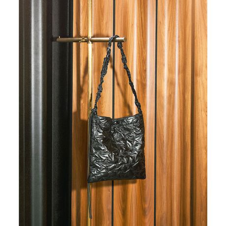 [^:213253053002]LeBOANZg̃V_[obOELeBOŗVѐŜfUCEhXgdlŃV_[ɂƂjAXoEA4TCY܂lptHEyʂŎ₷AsfC[̃TuobOɂœKEVo[ƃubN2FWJEV[Ỹg[gobOi213253053001jWJX^btr[fUCƋ@\˔V_[obOłB̃LeBOVvȃX^CÕANZgɂȂATCh̃hXgiƕ\ς̂|CgłBA4TCYŎg肪ǂAʋ΂₨o͂As̃TuobOƂĂ􂵂܂BVo[͉؂₩ɁAubN͂ǂȃR[fɂ킹₷AFႢł낦Ă戵ӎE摜̏i͌̏Ǝ˂pxɂAƐFقȂꍇ܂B܂\̃TCYƎ͎኱قȂꍇ܂̂ŁA\߂BEi̐F̖ڈ́AiP̂̉摜QƂBE摜̏i̓TvƂȂ܂Bۂ̏iƐFAdlAHATCYAfޓ኱قȂꍇ܂B