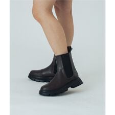 CHELSEA BOOTS