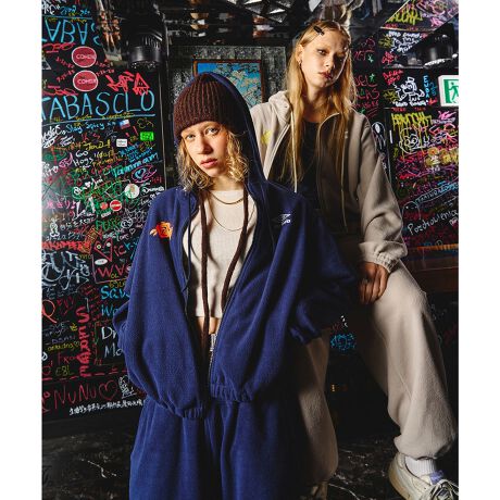 [^:212253012007]ghՂ̃ChVGbg~t[Xfނ̃WbvAbvt[fBEGڂ̃t[XfނgpWbvAbvt[fBEƂ̂郏ChȐgŃCi[I΂d˒₷EtgɎhJUMBRO_u_CSElIJ[̎hJ[YSANZgɁẼXshi邱ƂŃVGbgEZX^C\EfރACeiiԁF212253031006jƃZbgAbvł̒p߁Ex[WAlCr[2FWJX^btr[t[XfނȂł͂̒gƁAG炵ChVGbg͂1łBtȒSnȂAhJSlĨANZgŃX|[eB[ꂽۂɎdオ܂BCi[I΂C[hy߂邽߁ACɉȂ\BXshŐi΃gh̃RpNgVGbgɂωAR[f̕L܂BZbgAbvƂĒp΁Aꊴ̂X^CO܂BUMBROUMBROiAuj́ACOhE}`FX^[1924Nɐݗꂽtbg{[uhłATbJ[EFAV[YAGLbvgȂǂ𐻑Ă܂Btbg{[̗jɊvV炵AptH[}XƃfUC𗼗iWJBߔNł́AgȃXg[gt@bVvfꂽACelCŁAÕt@bVV[łڂW߂Ă܂By舵ӎzE摜̏i͌̏Ǝ˂pxɂAƐFقȂꍇ܂B܂\̃TCYƎ͎኱قȂꍇ܂̂ŁA\߂BEi̐F̖ڈ́AiP̂̉摜QƂBE摜̏i̓TvƂȂ܂Bۂ̏iƐFAdlAHATCYAfޓ኱قȂꍇ܂B